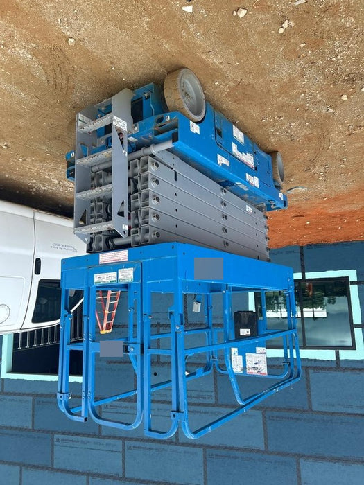 2019 Genie GS-4047 Folding rails with half height swing gate