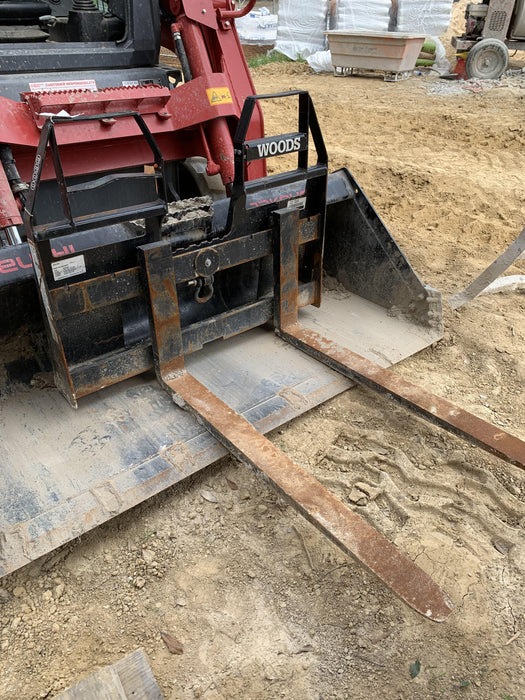 2020 EMKAY 48" Pallet Forks - Emkay