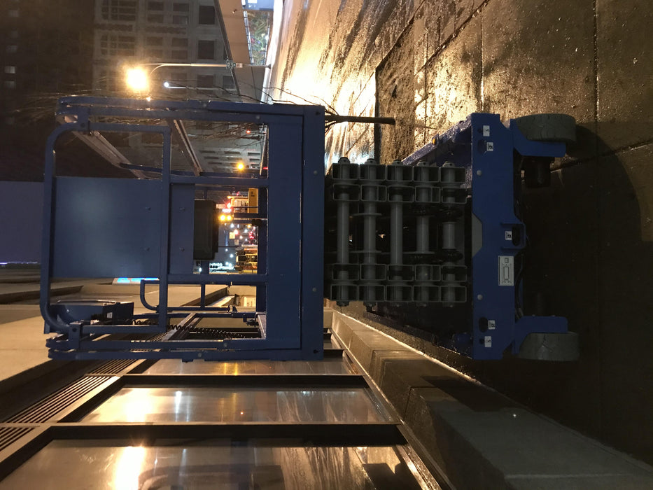 2019 Genie GS-4047 Folding rails with half height swing gate