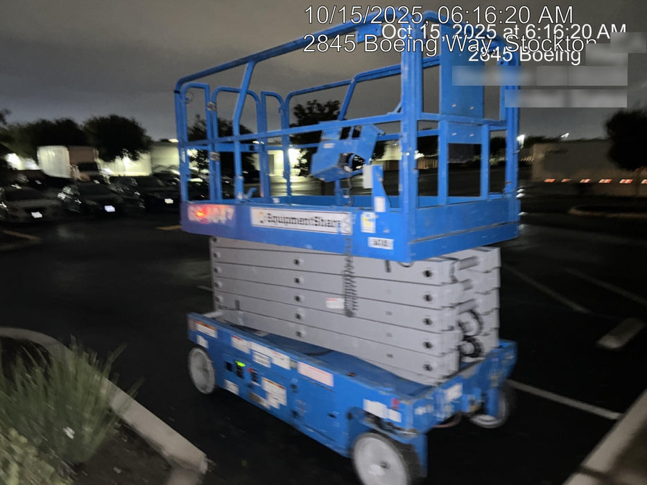 2019 Genie GS-4047 Folding rails with half height swing gate, 800W Inverter