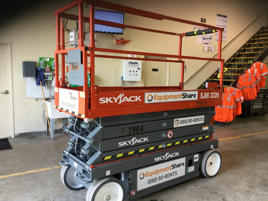 2018 Skyjack SJIII-3226 Skyjack SJIII3226 Scissor Lift w/Trojan Batteries