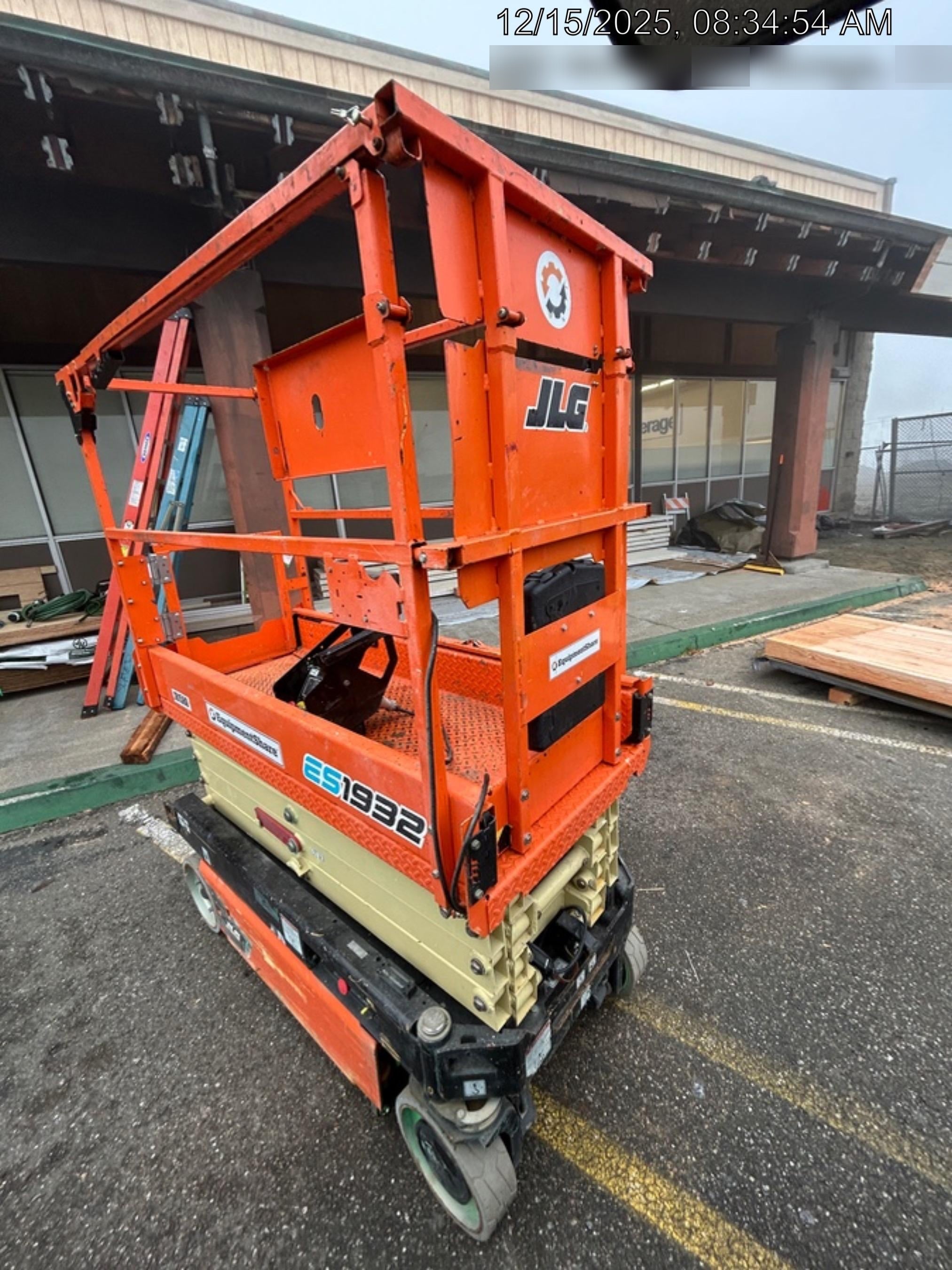 2021 JLG ES1932