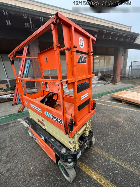 2021 JLG ES1932