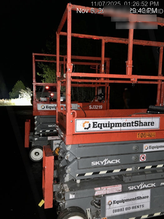 2020 Skyjack SJIII-3219 Solid NM Tires, Half height spring hinged entry gate, Dual Beacons, 800W Inverter