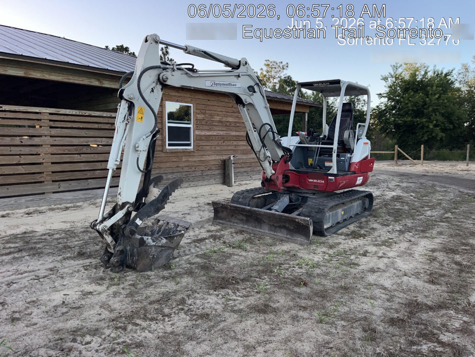2023 TAKEUCHI TB250-2R