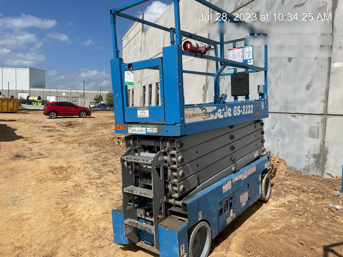 2017 GENIE GS-3232