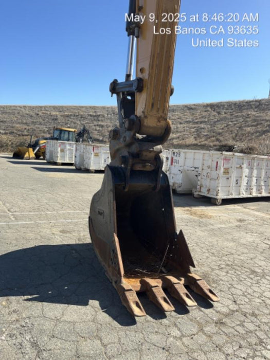 2021 PALADIN 36" Bucket HD, Excavator 77,000 - 85,000 lbs - Paladin