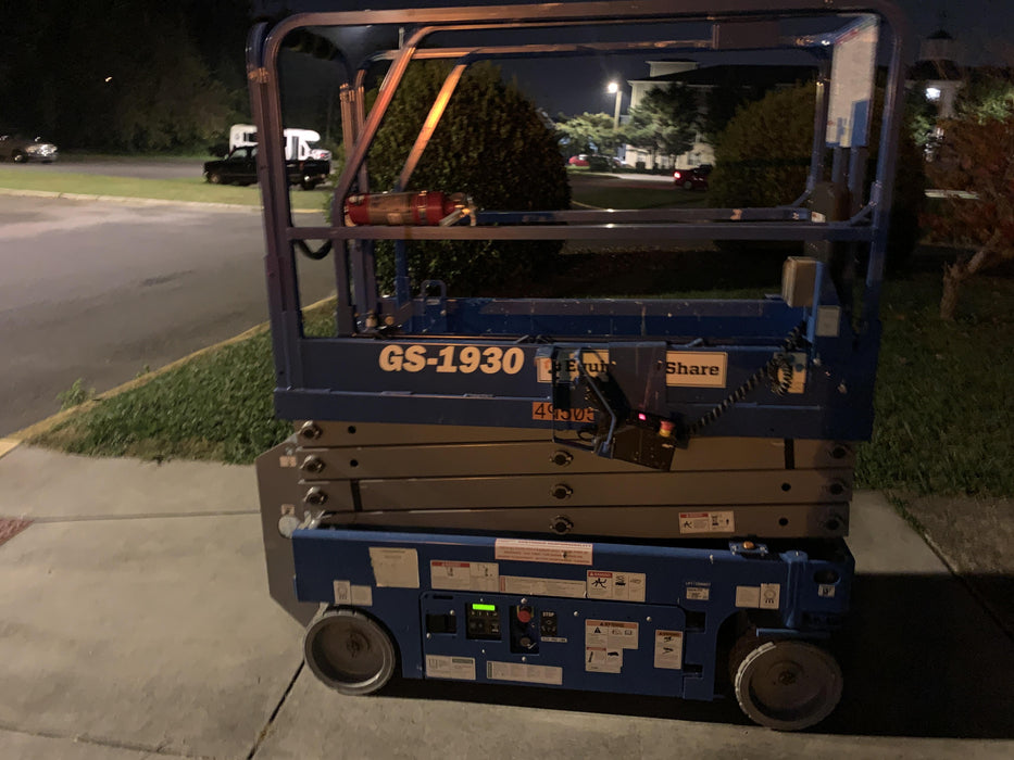 2019 Genie GS-1930 Fixed Rails with Chain Entry