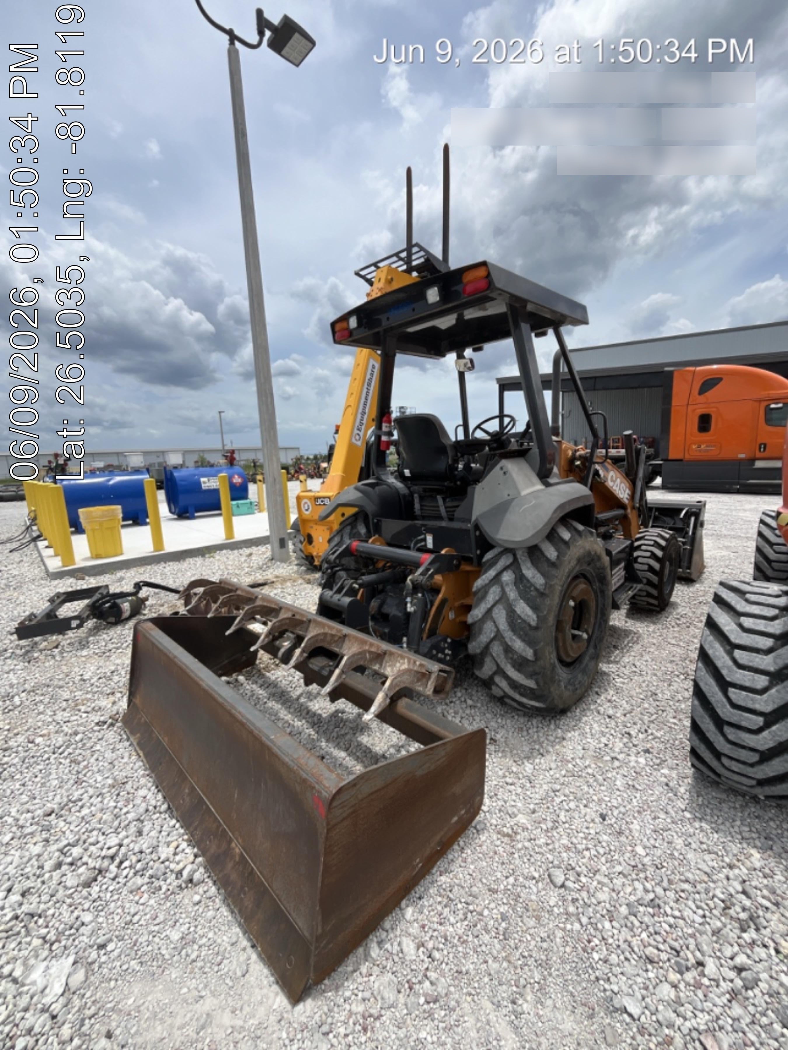2022 CASE 570N EP