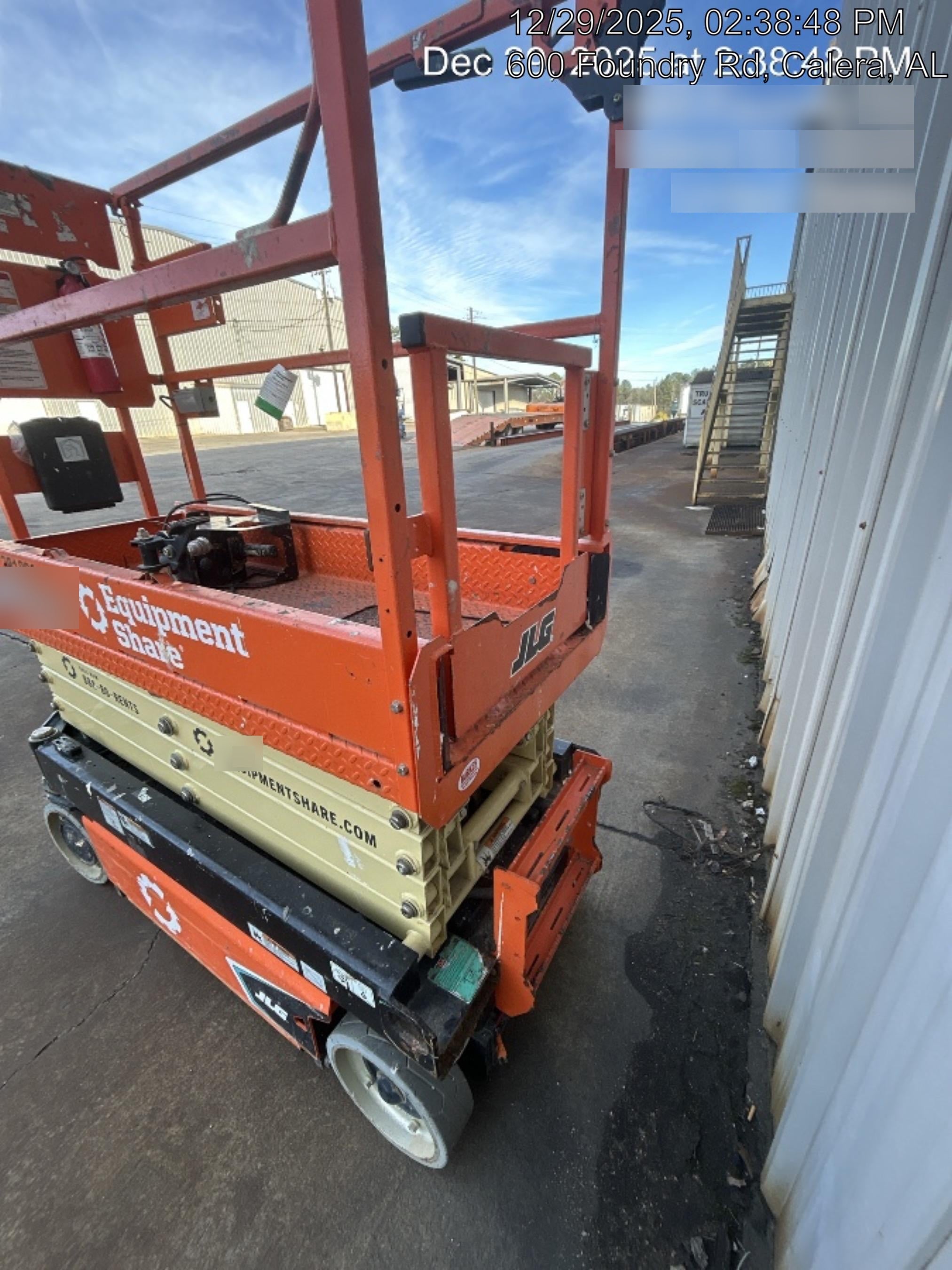 2023 JLG ES1932