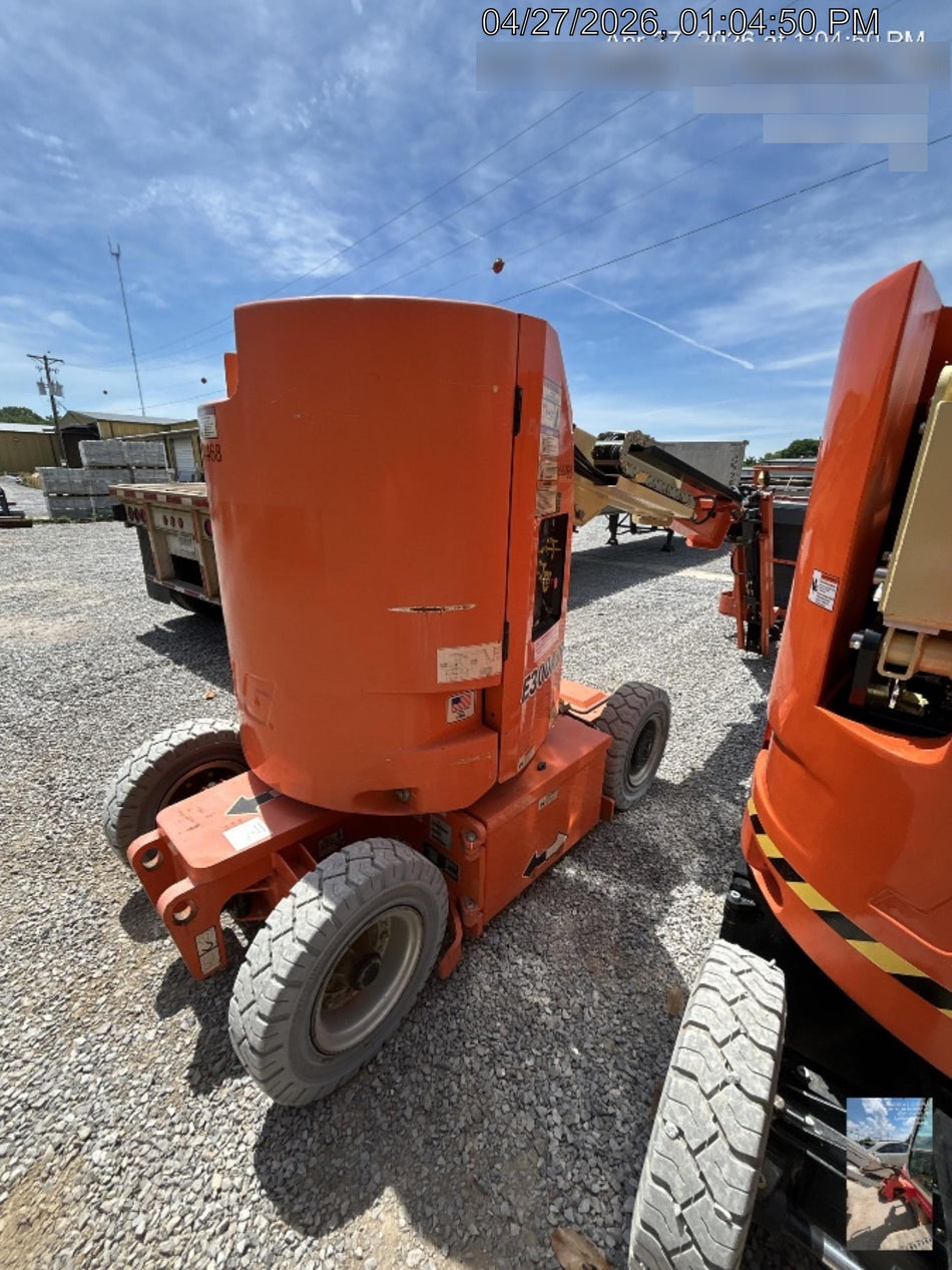 2019 JLG E300AJP