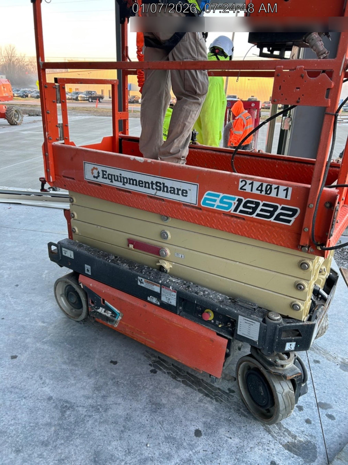 2022 JLG ES1932