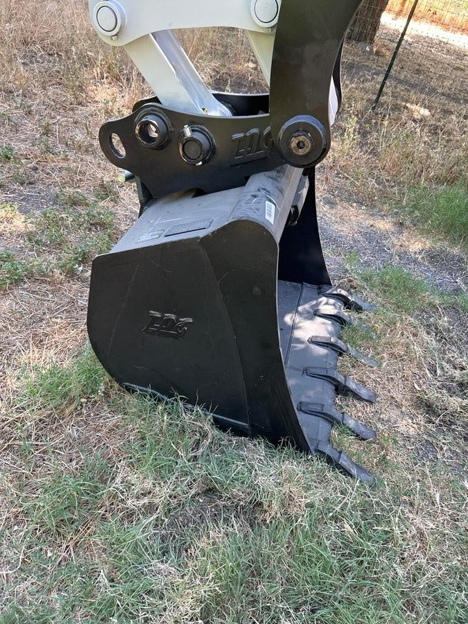 2025 TAKEUCHI 36" Bucket - Takeuchi