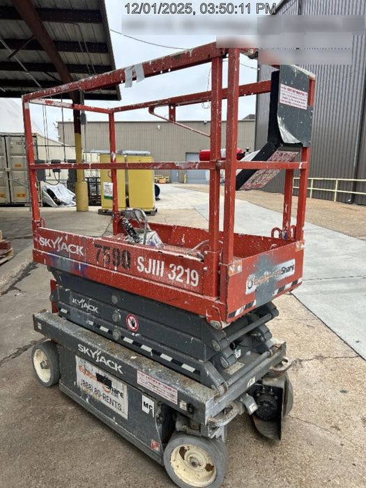 2018 Skyjack SJIII-3219 Skyjack SJIII3219 Scissor Lift w/Trojan Batteries