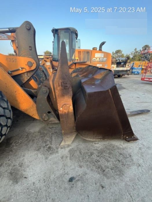 2018 Case 821G CLOSED CAB, 1 FUNCTION, JRB 418 STYLE HYD COUPLER