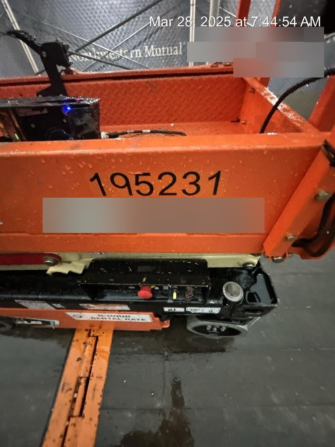 2021 JLG ES1330L
