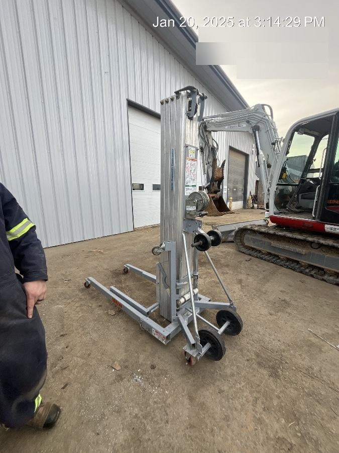 2020 GENIE SLC-24