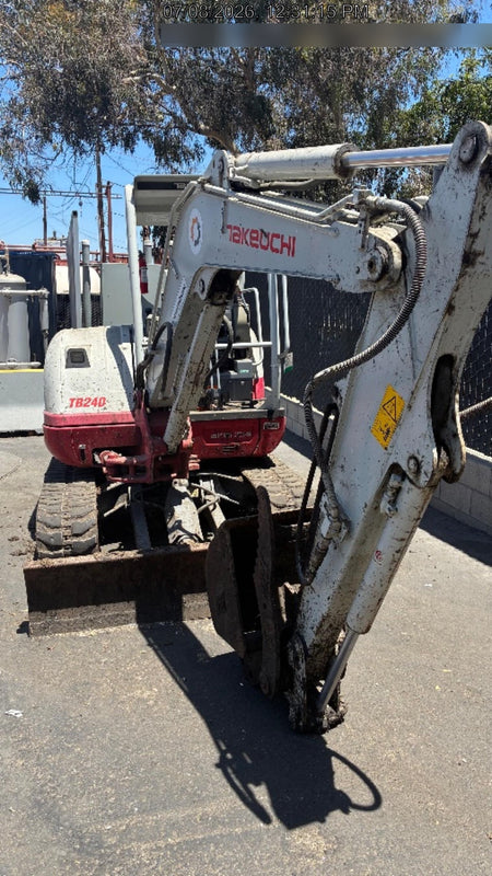 2021 TAKEUCHI TB240R