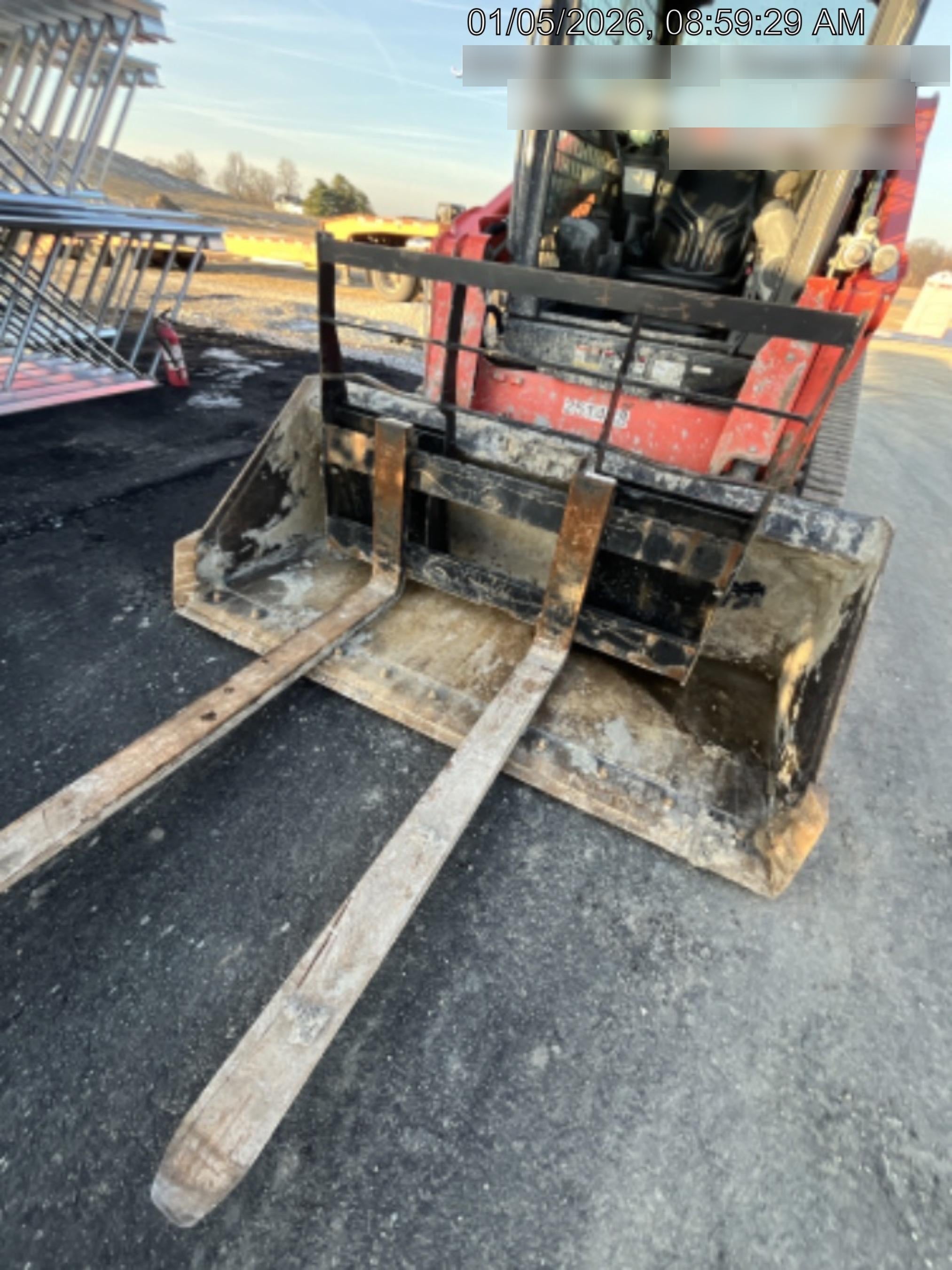 2024 ARROW MATERIAL HANDLING 48" Pallet Forks - Arrow