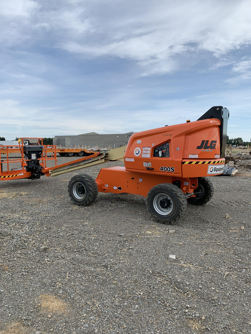 2021 JLG 400S