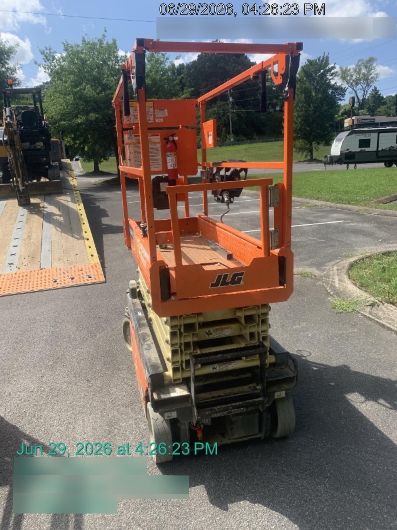 2025 JLG ES1932