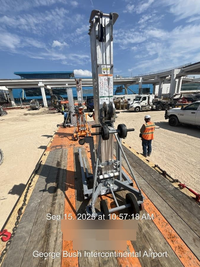 2023 GENIE SLC-24