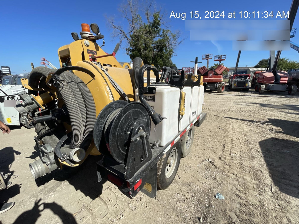 2021 Vac-Tron LP573XDT 500 Gallon Debris Tank w/ Hydraulic Tilt, two (2) 100 Gallon Water Tanks, Low Profile Torsion Axles (12,000 GVWR)