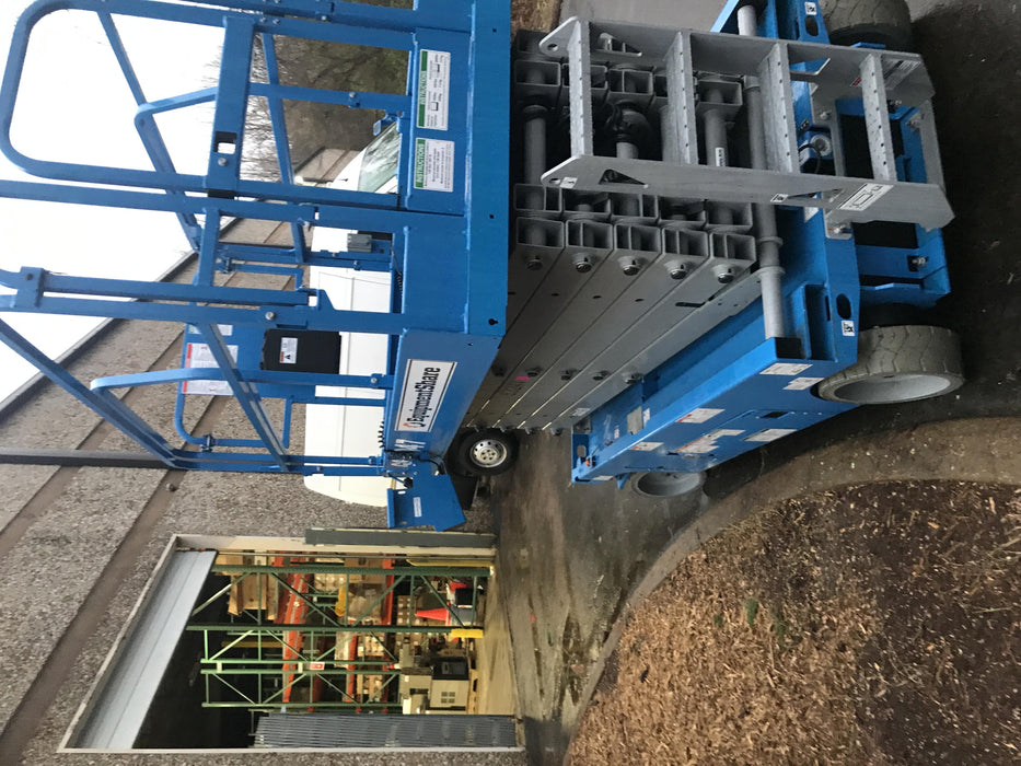 2019 Genie GS-4047 Folding rails with half height swing gate