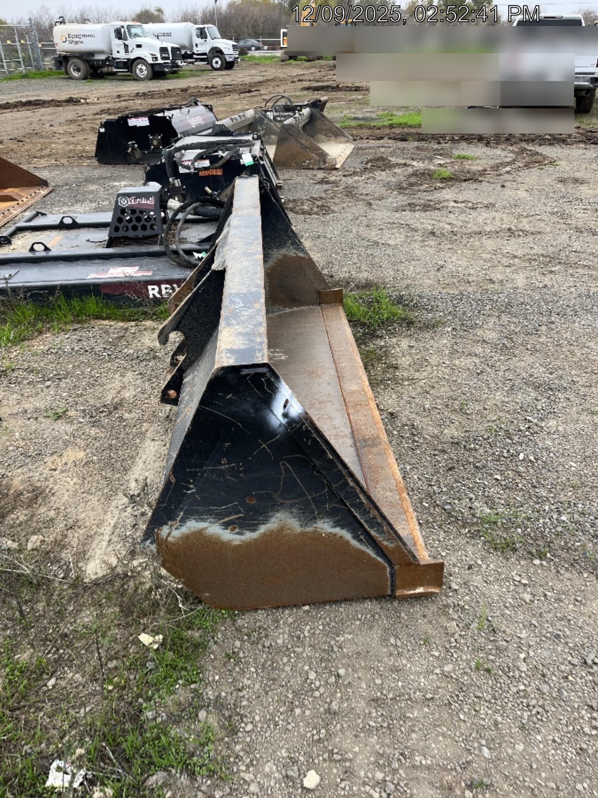 2025 JLG 1001100823