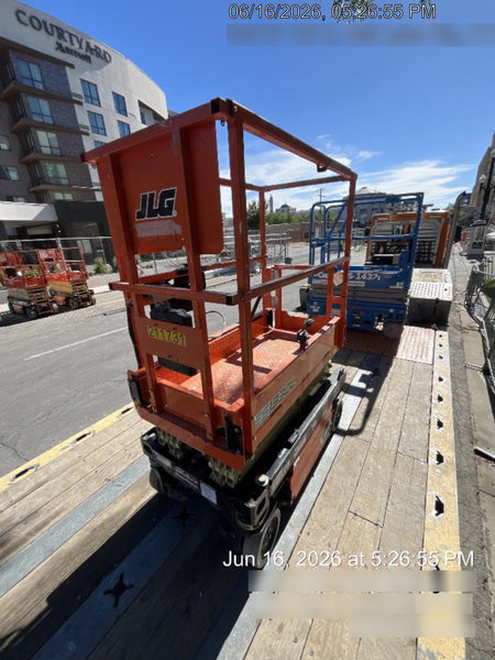 2022 JLG ES1330L