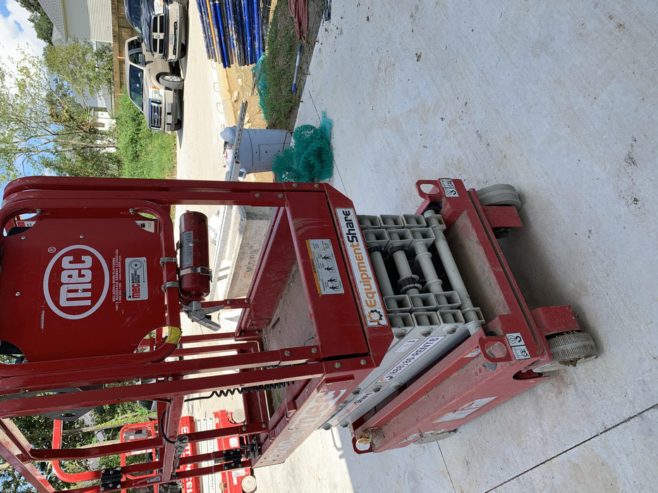 2019 MEC 1330SE MEC 1330SE w/ES Track Hardware, Full Extended 2 Year Warranty