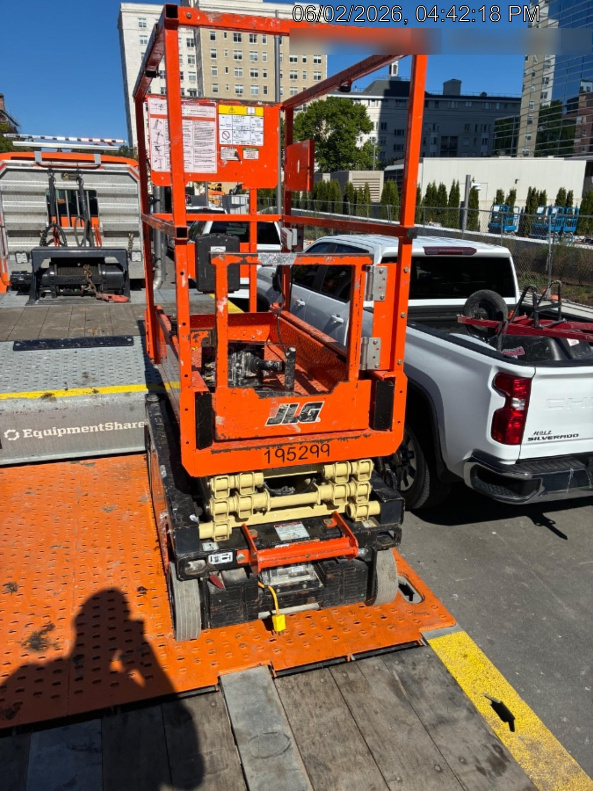 2021 JLG ES1330L