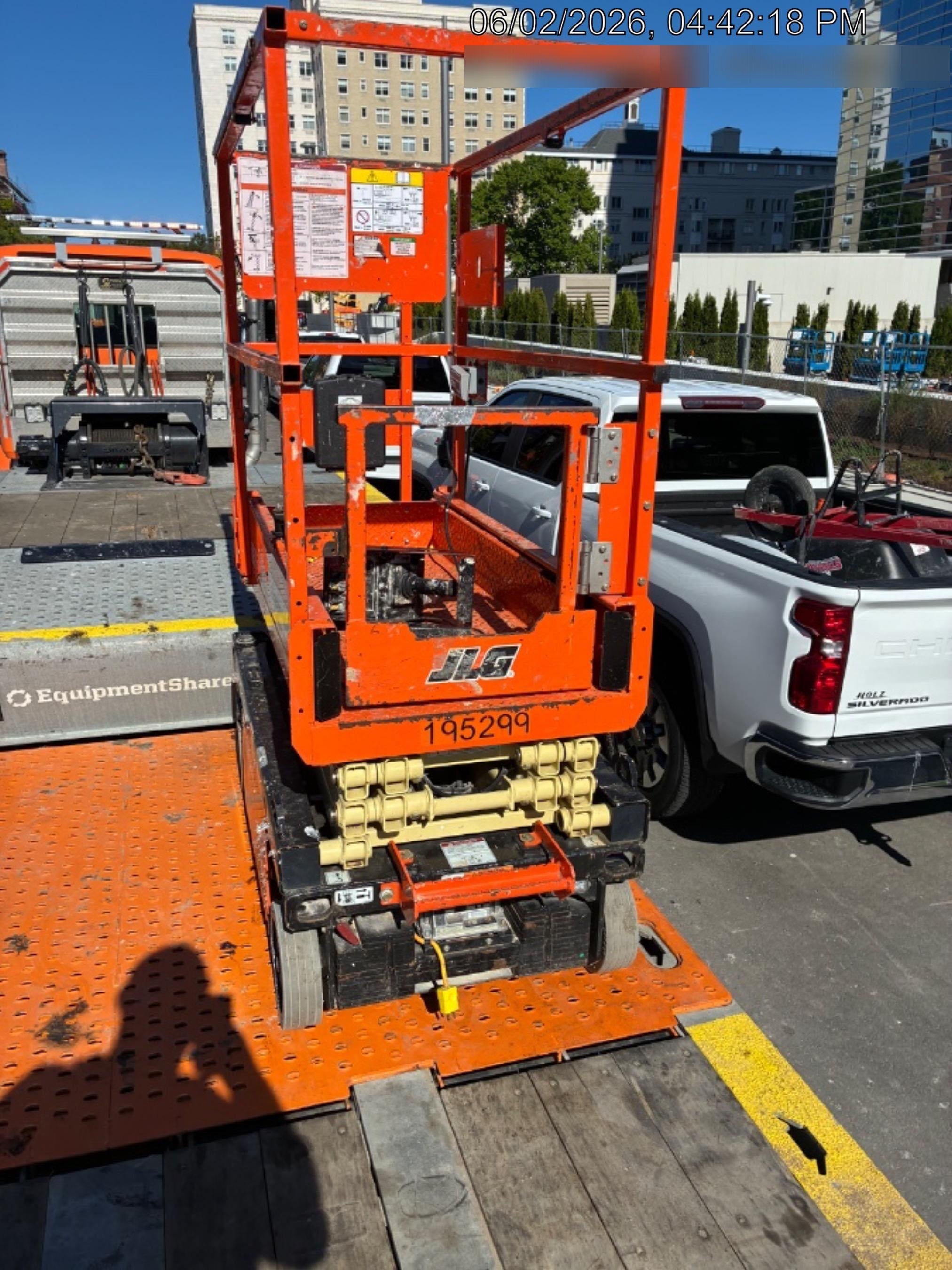 2021 JLG ES1330L