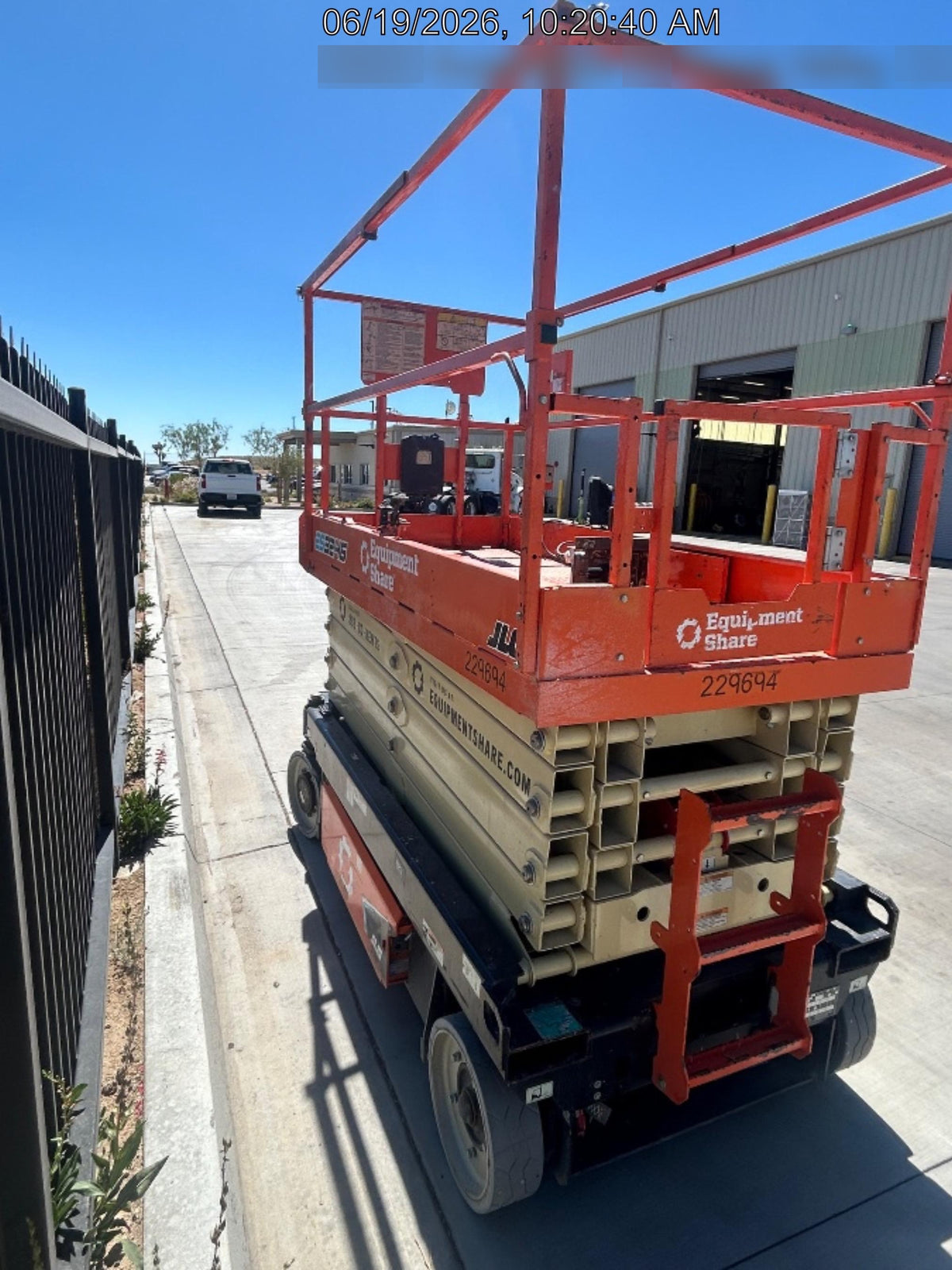 2022 JLG ES3246