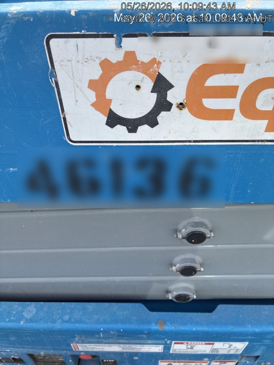 2019 Genie GS-2632 Folding rails with half height swing gate