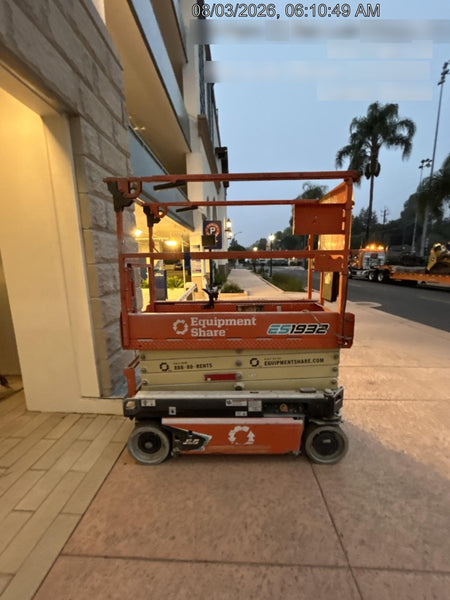 2022 JLG ES1932