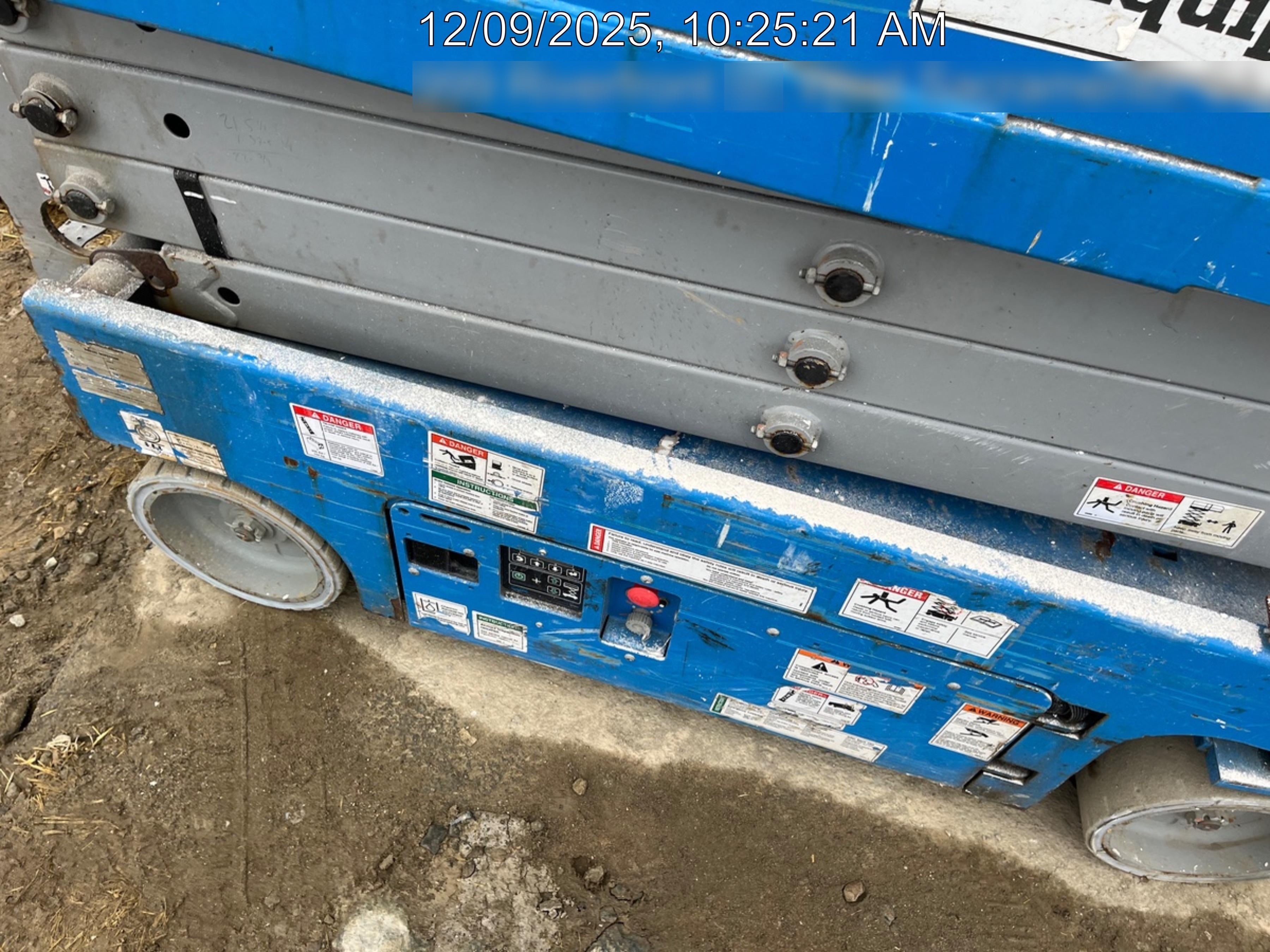 2019 Genie GS-1930 Half Height Swing Gate, 800W Inverter