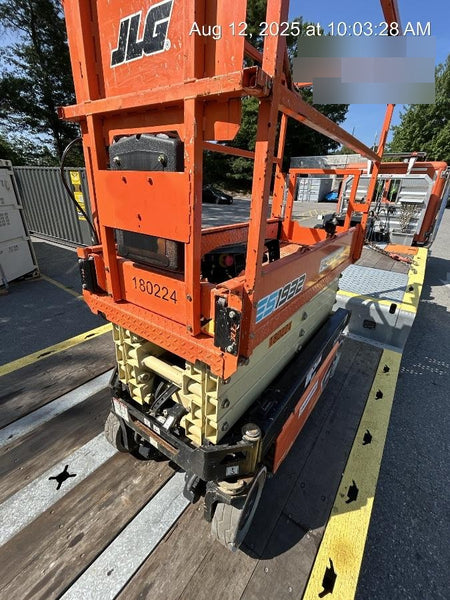2021 JLG ES1932