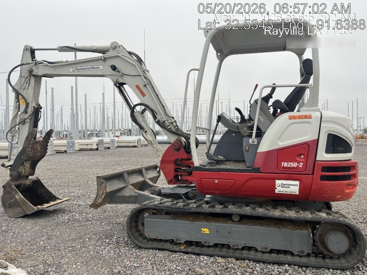 2022 TAKEUCHI TB250-2R
