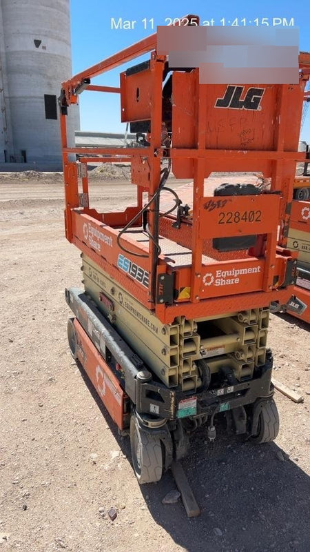 2022 JLG ES1932