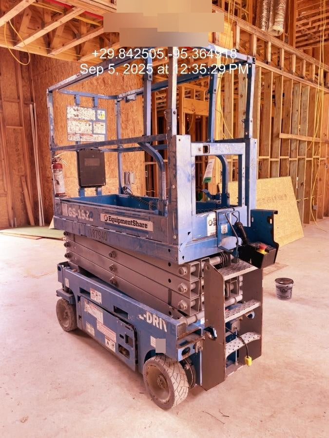2021 GENIE GS-1932