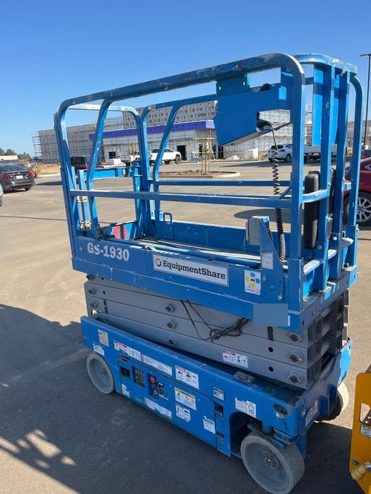 2019 Genie GS-1930 Half Height Swing Gate, 800W Inverter