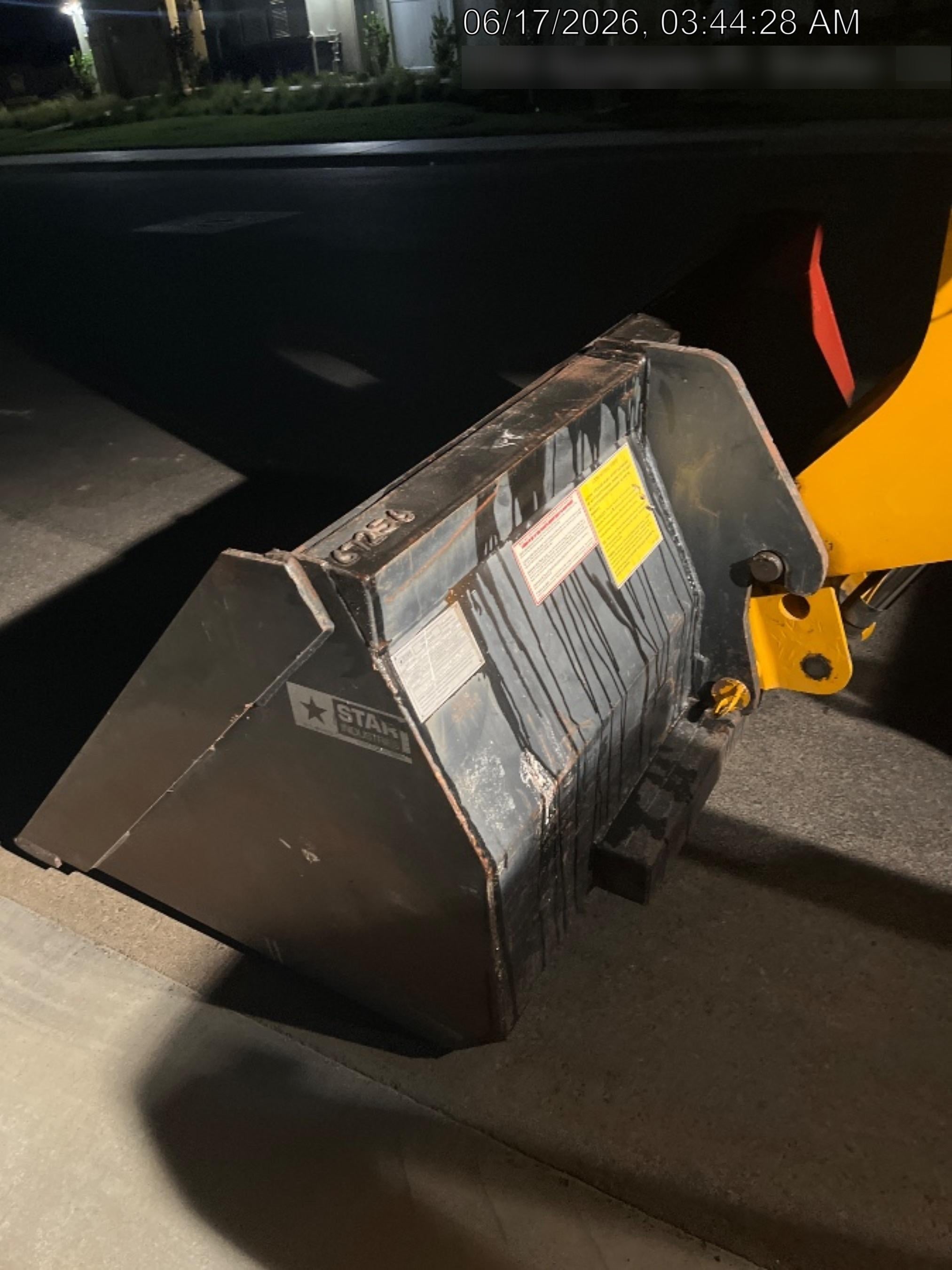 2025 JLG 1001100823
