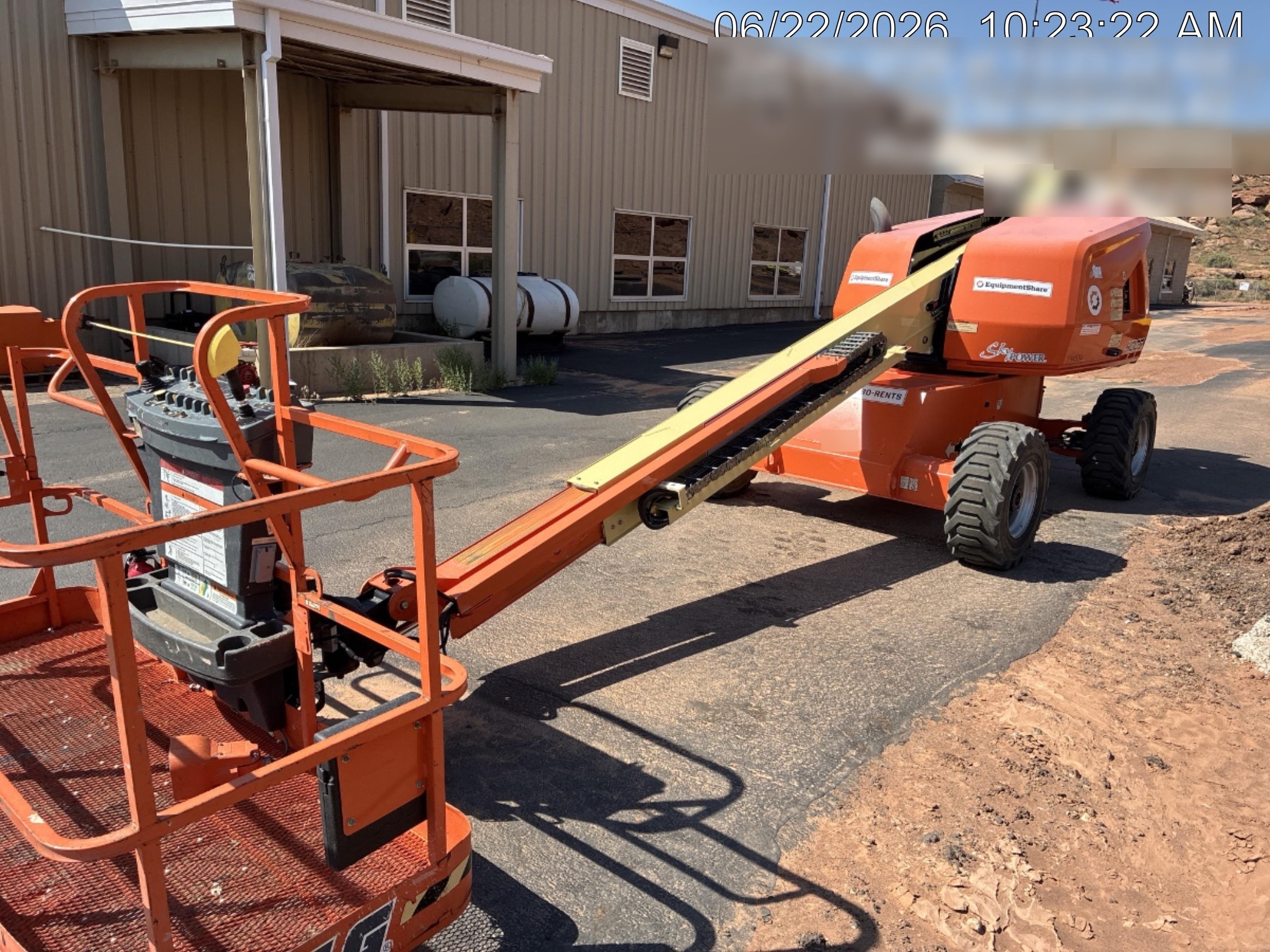 2021 JLG 400S