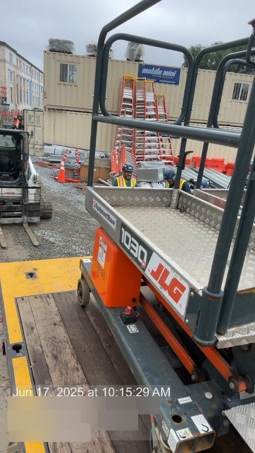 2021 JLG 1030P