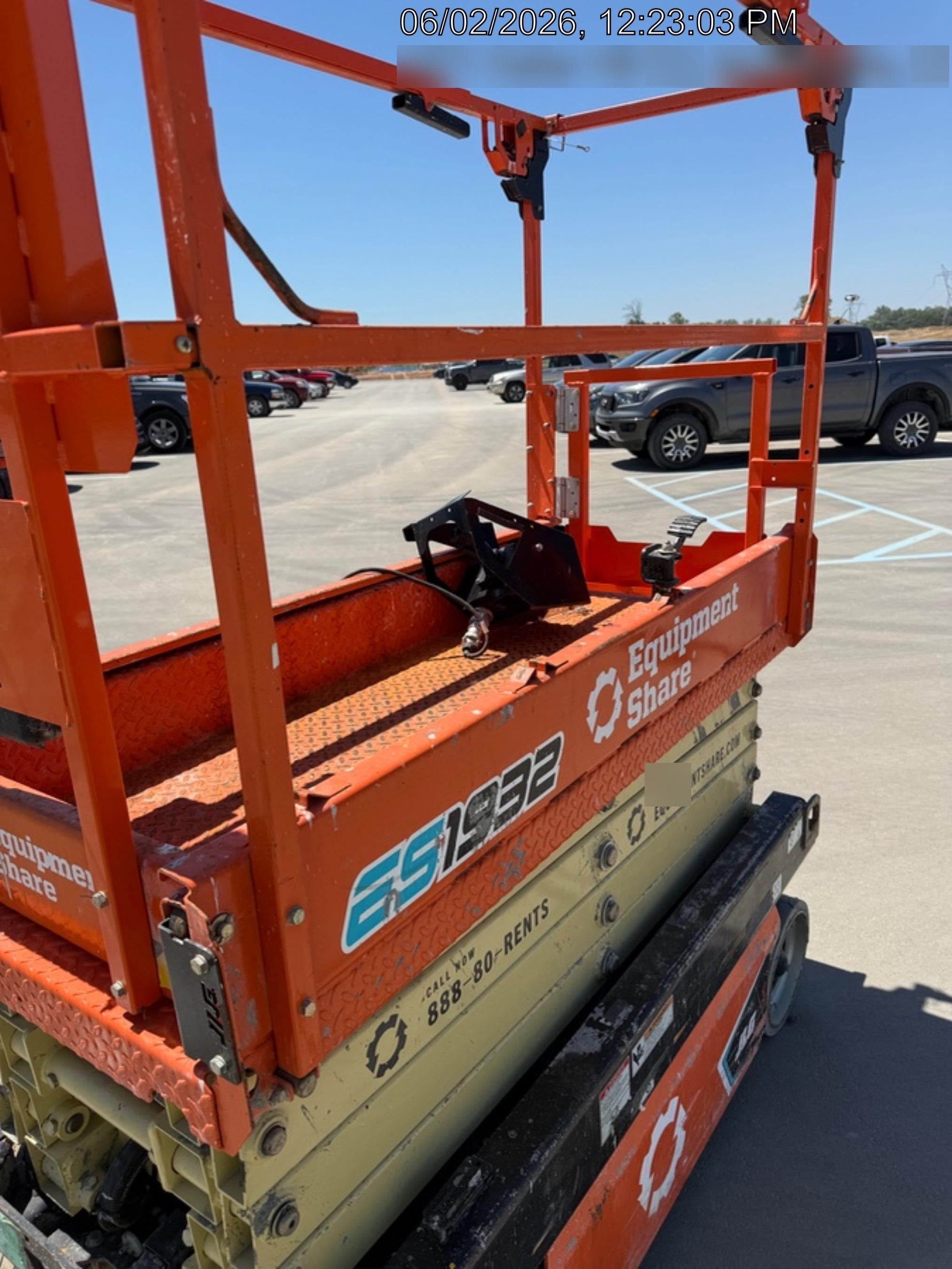 2022 JLG ES1932