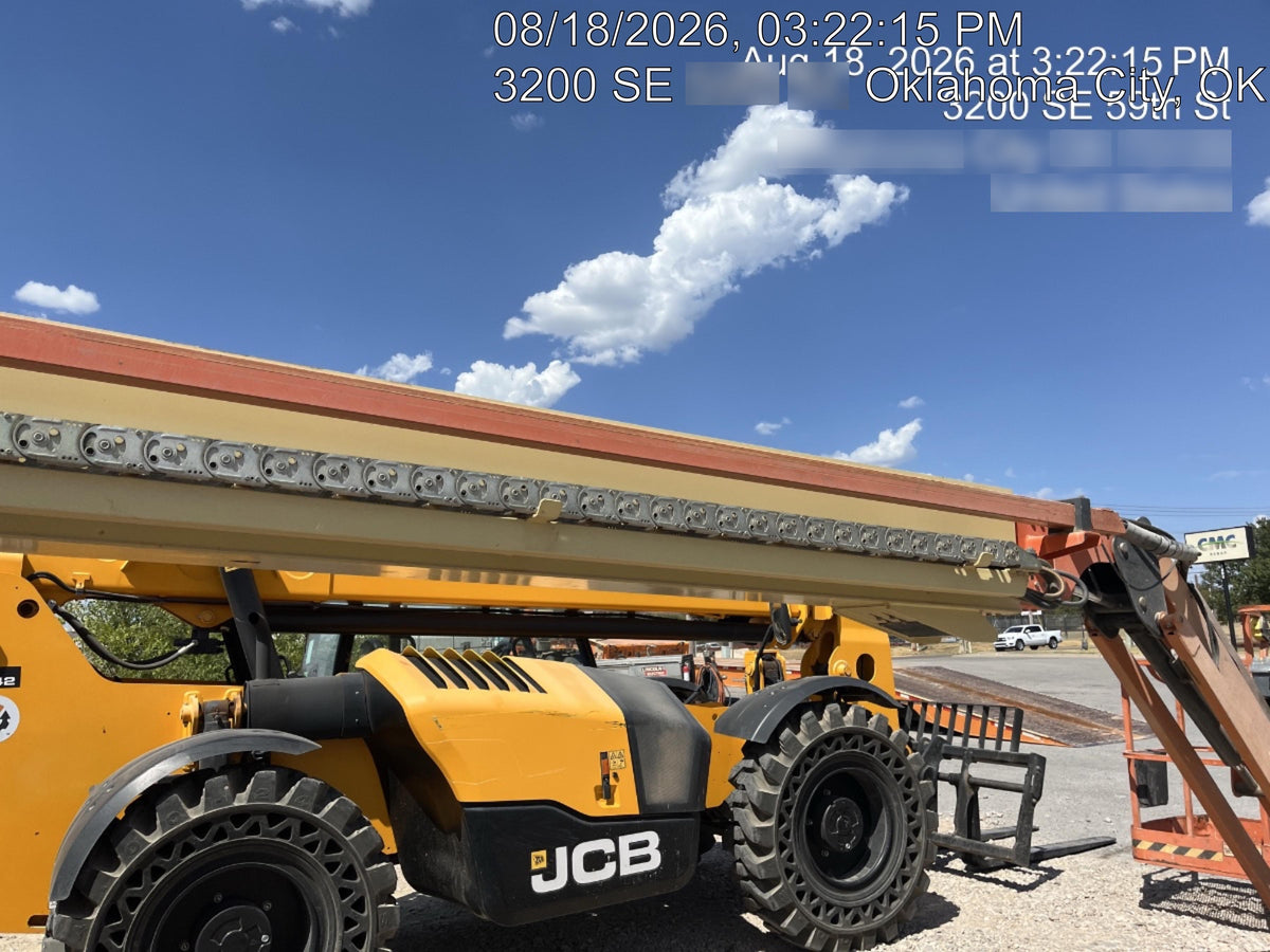2022 JLG 660SJ