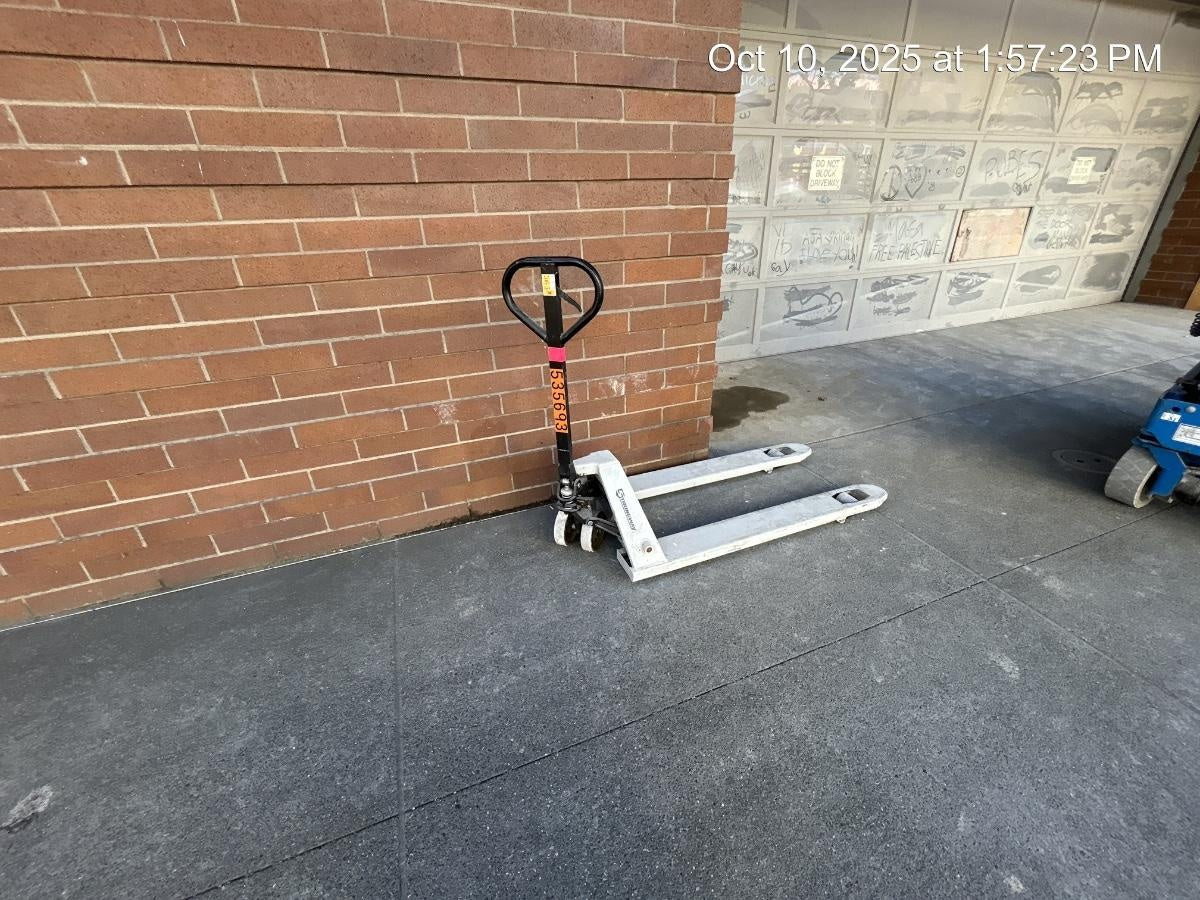2024 NORTHERN TOOL 4,400 Lb Pallet Jack