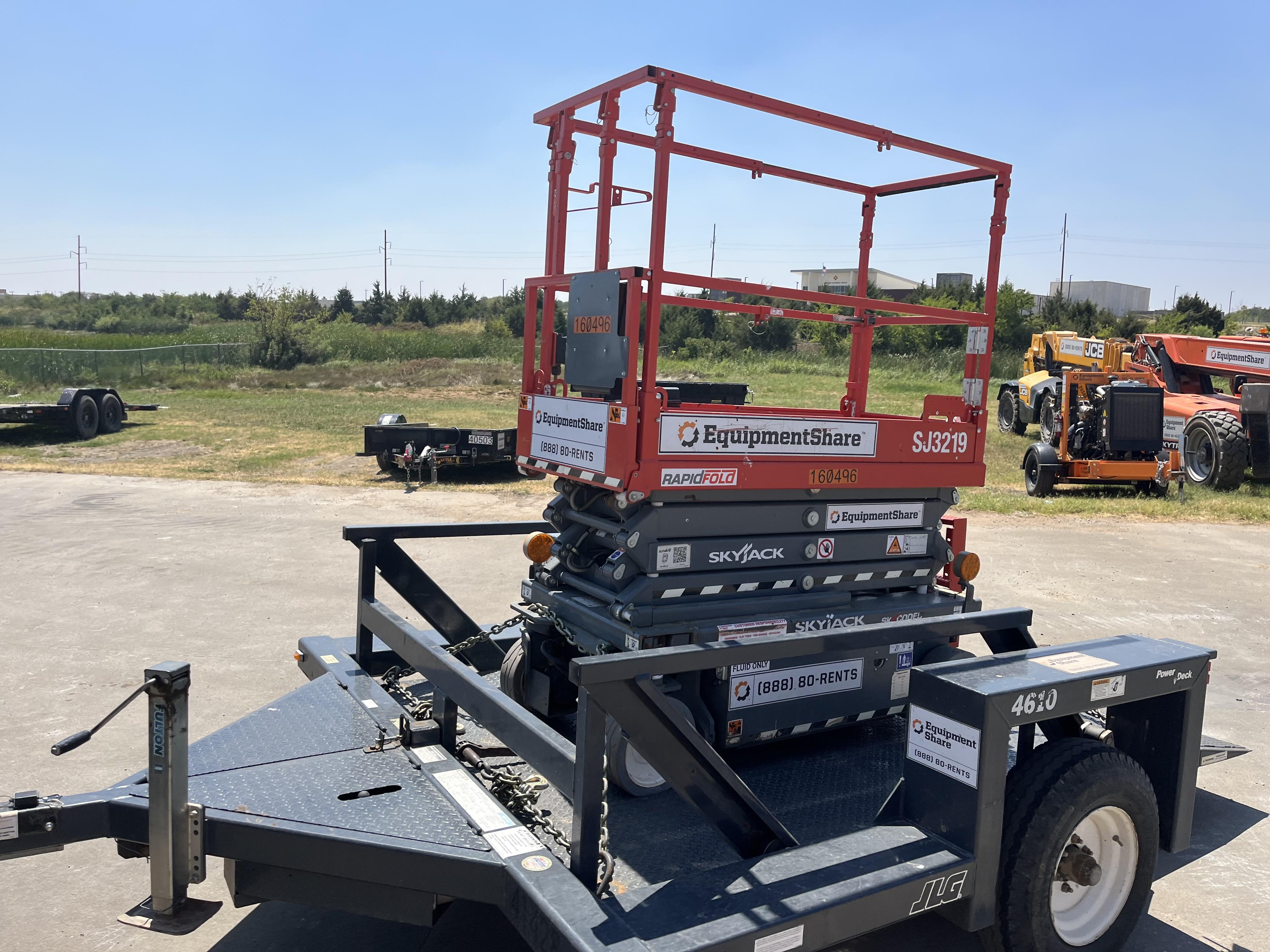 2023 CASE 570N EP