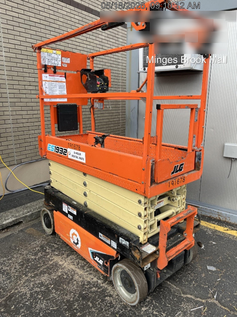 2021 JLG ES1932